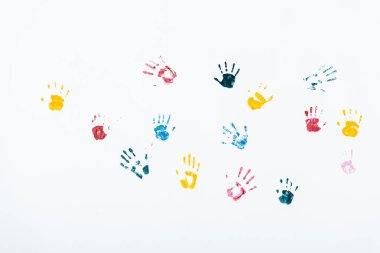 beyaz üzerinde çok renkli ve parlak el izleri 