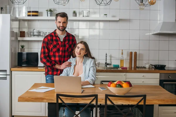 Attractive Freelancer Sitting Table Laptop While Smiling Boyfriend Touching Her — Stock Photo, Image