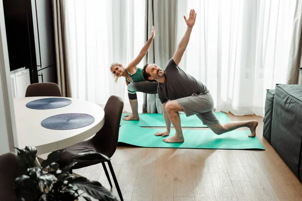 Selective Focus Smiling Mature Couple Working Out Fitness Mats Living — Stock Photo, Image