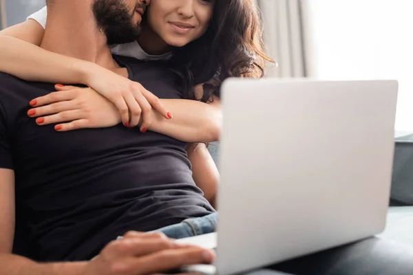 Cropped View Bearded Freelancer Kissing Cheek Cheerful Woman Laptop — Stock Photo, Image