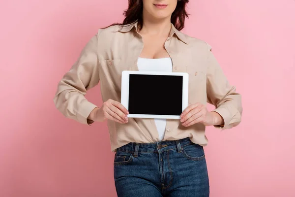Vágott Kilátás Gazdaság Digitális Tabletta Rózsaszín Háttér Koncepció Test Pozitív — Stock Fotó