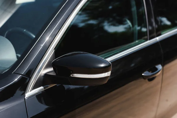 Selective Focus Long Range Mirror Black Car Outdoors — Stock Photo, Image