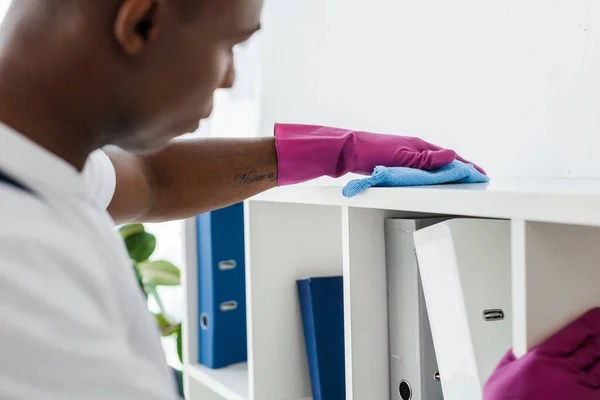 Selective Focus African American Cleaner Cleaning Cupboard Office — Stock Photo, Image