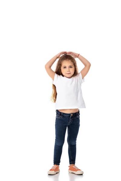 Lindo Niño Camiseta Blanca Jeans Mirando Cámara Blanco — Foto de Stock