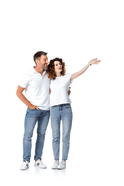 Curly Woman Pointing Hand Talking Cheerful Man Standing Hand Pocket — Stock Photo, Image