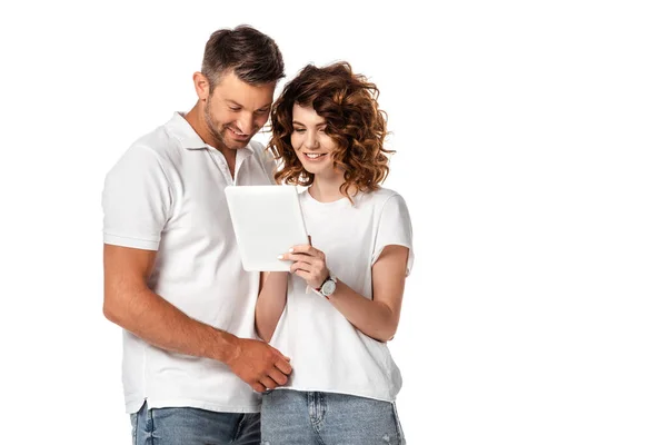 Vrolijk Paar Kijken Naar Digitale Tablet Geïsoleerd Wit — Stockfoto