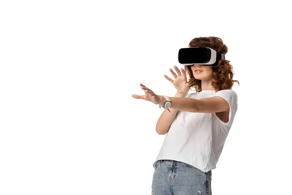 Jovem Mulher Mulher Realidade Virtual Fone Ouvido Gesticulando Isolado Branco — Fotografia de Stock