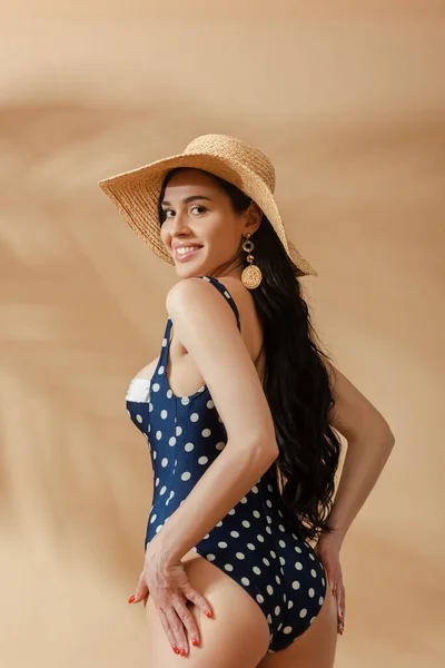 Smiling Sexy Brunette Woman Polka Dot Swimsuit Straw Hat Posing — Stock Photo, Image