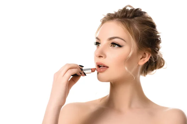 Naken Vacker Blond Kvinna Applicera Beige Läppstift Isolerad Vitt — Stockfoto