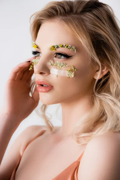 Beautiful Blonde Woman Wildflowers Eyes Looking Away Isolated White — Stock Photo, Image