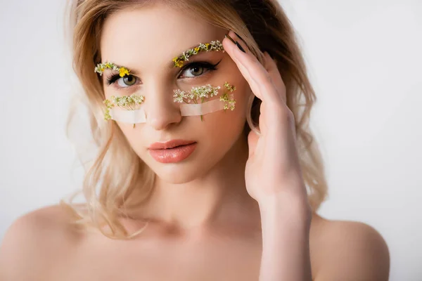 Naked Beautiful Blonde Woman Wildflowers Eyes Hand Face Isolated White — Stock Photo, Image