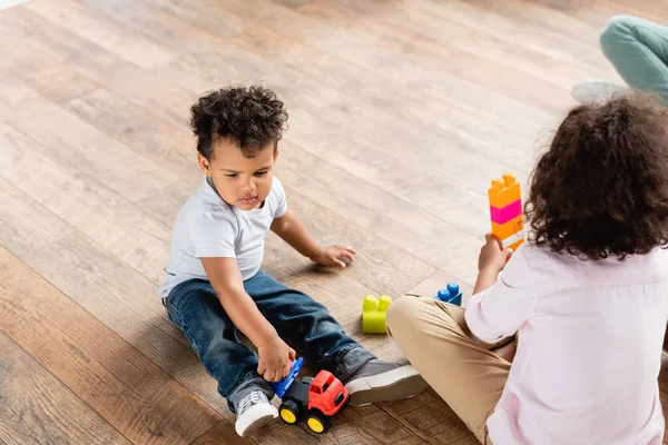 High Angle View African American Children Playing Building Blocks Toy — Stock Photo, Image