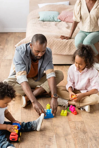 High Angle View African American Man Daughter Son Playing Building — Stock Photo, Image