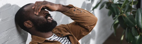 Culturas Horizontais Afro Americanos Tocando Olhos — Fotografia de Stock