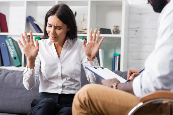 Selective Focus Frustrated Woman Gesturing Closed Eyes African American Psychologist — Stock Photo, Image