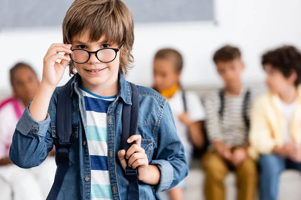 Selective Focus Schoolboy Backpack Eyeglasses Classroom — Stock Photo, Image