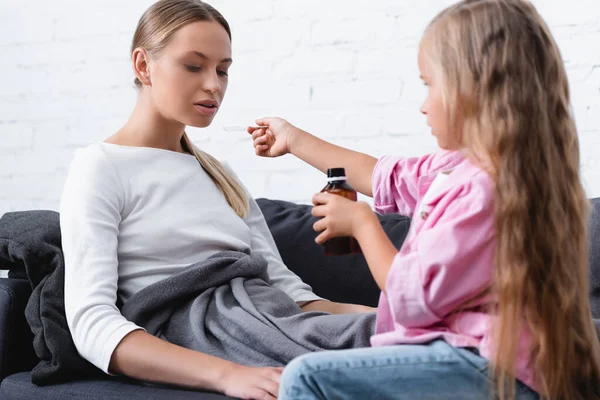 Selective Focus Child Giving Spoon Syrup Ill Mother — Stock Photo, Image