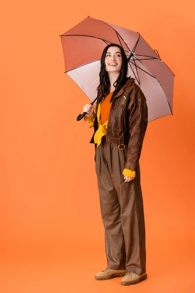 Full Length Joyful Woman Autumn Outfit Boots Standing Umbrella Orange — Stock Photo, Image
