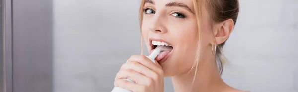 Horizontal Image Young Woman Looking Camera While Eating Whipped Cream — Stock Photo, Image