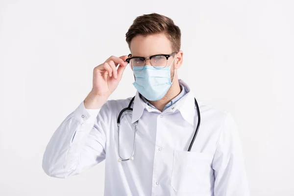 Front View Doctor Medical Mask Holding Steamed Eyeglasses Frame Isolated — Stock Photo, Image