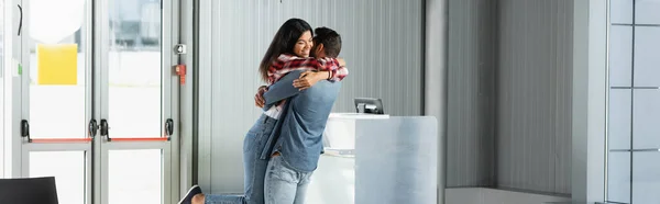 Man Holding Arms Cheerful African American Woman While Meeting Airport — Stock Photo, Image
