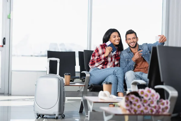 Happy Bearded Man Pointing Finger Phone While Taking Selfie African — Stock Photo, Image