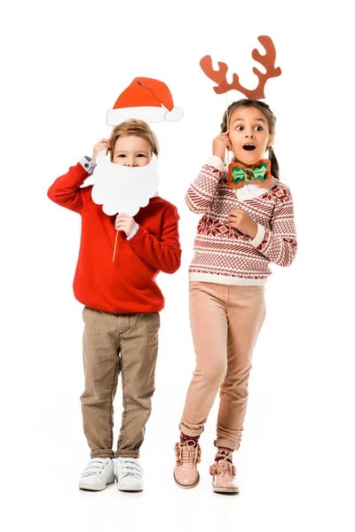 Adorables niños pequeños aislados en blanco - foto de stock