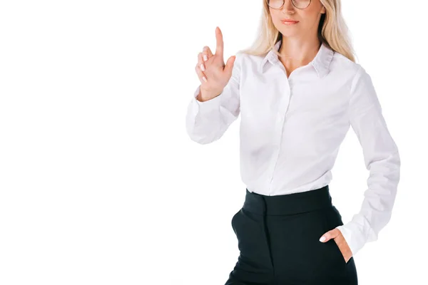 Visión parcial de la mujer de negocios en el gesto de desgaste formal aislado en blanco - foto de stock