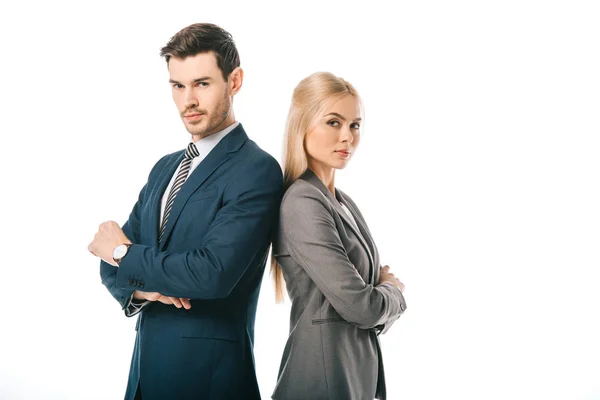 Empresarios exitosos seguros posando con los brazos cruzados aislados en blanco - foto de stock