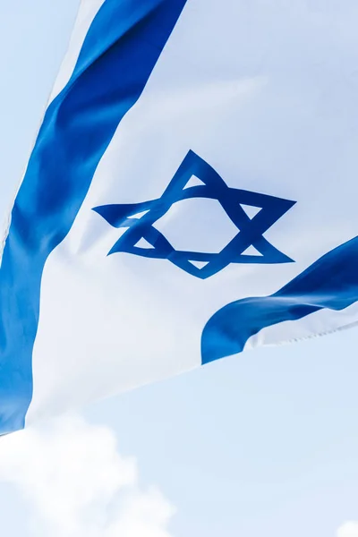 Bandeira nacional de Israel com estrela azul de David — Fotografia de Stock