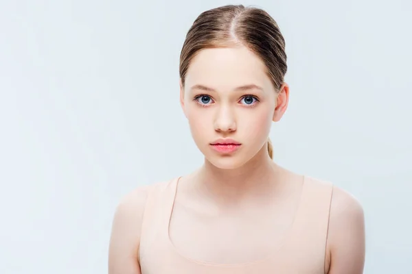 Besorgter Teenager blickt isoliert auf graue Kamera — Stockfoto
