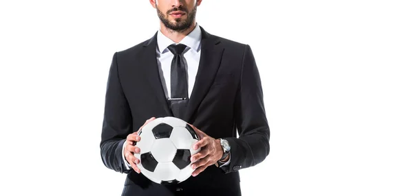 Панорамний знімок бізнесмена в офіційному одязі з футбольним м'ячем Ізольовані на білому — стокове фото
