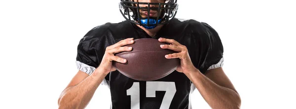 Vista ritagliata del giocatore di football americano con palla isolata su bianco — Foto stock