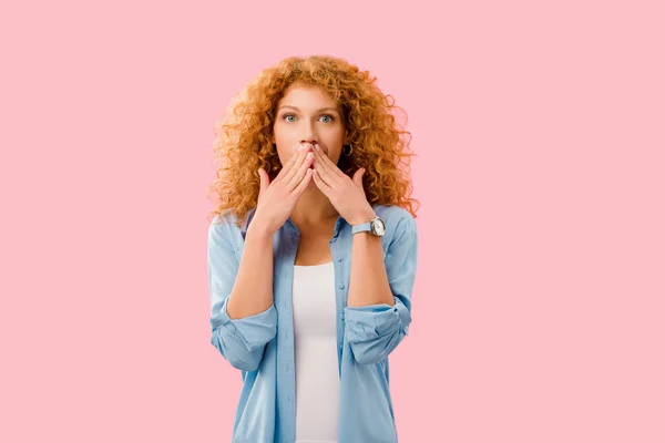 Beautiful shocked redhead girl isolated on pink — Stock Photo