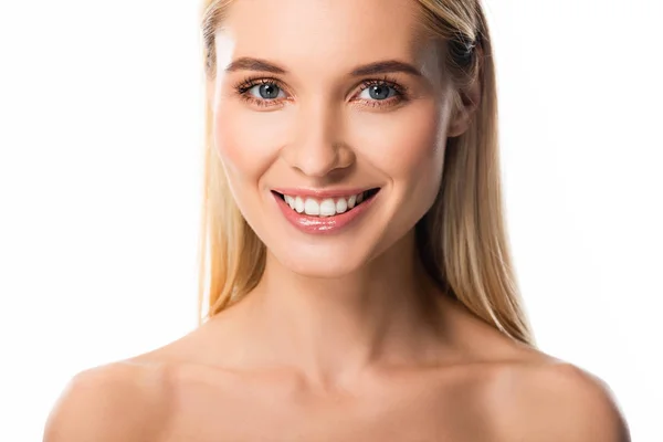 Femme blonde souriante nue avec des dents blanches isolées sur blanc — Photo de stock