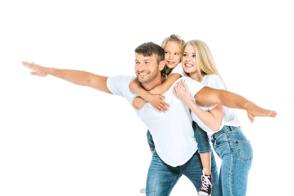 Щасливий батько з простягнутими руками біля дочки і дружини ізольовані на білому — стокове фото