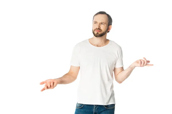 Homme confus montrant geste haussant les épaules isolé sur blanc — Photo de stock