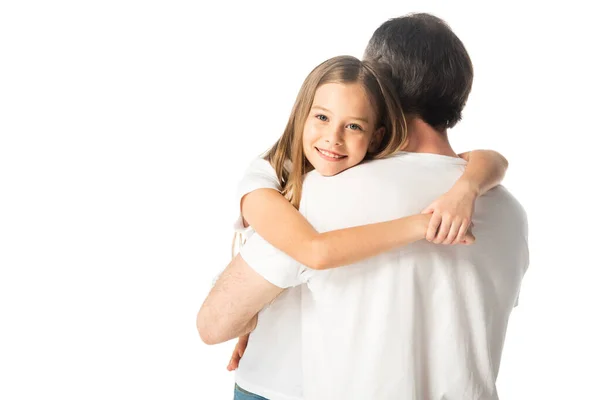 Filha feliz abraçando pai isolado no branco — Fotografia de Stock