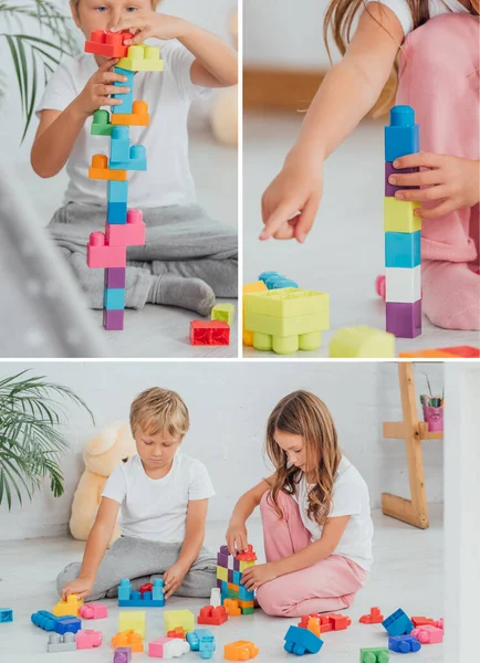 Collage de hermano y hermana en pijama sentados en el suelo y jugando con bloques de construcción - foto de stock