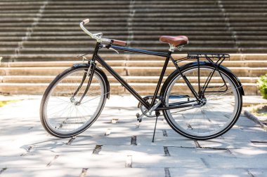 retro Bisiklet Park Caddesi üzerinde siyah görünümünü kapat