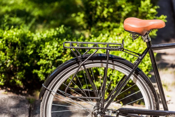 retro Bisiklet Park Caddesi üzerinde siyah görünümünü kapat