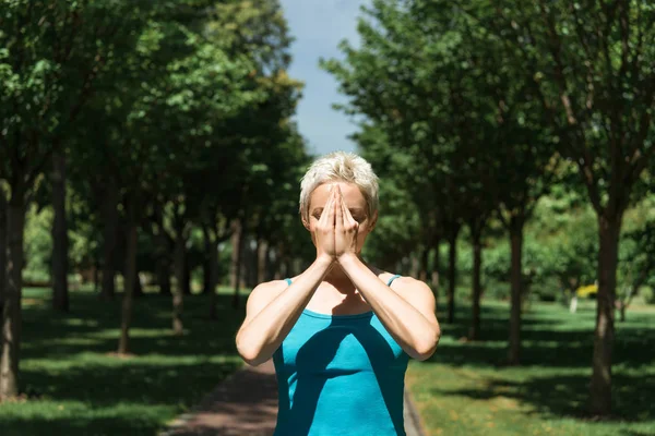 Woman Practicing Yoga Standing Hands Namaste Gesture Park — Stock Photo, Image