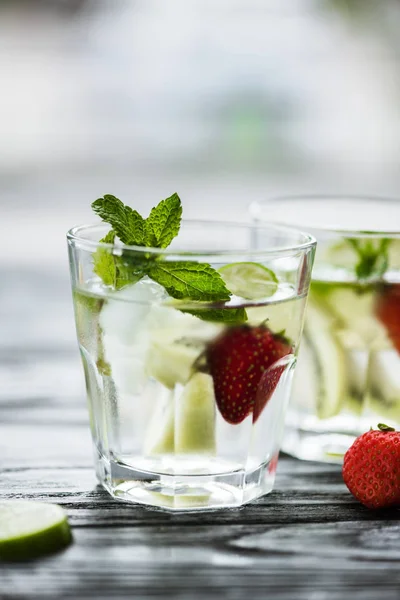 Delicious Strawberry Mojito Cocktail Glasses Wooden Table — Free Stock Photo