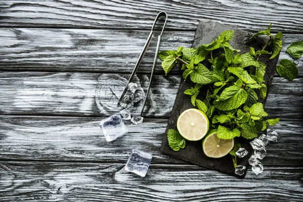 Top View Ingredients Making Mojito Tongs Wooden Surface — Free Stock Photo