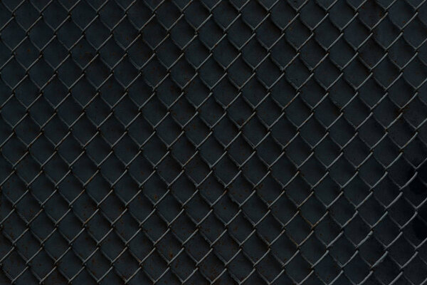 металлический забор на черном фоне, полный вид рамы
