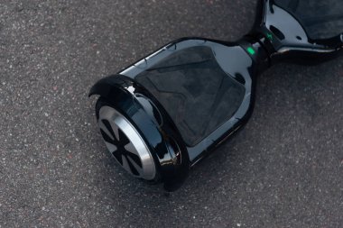 siyah kendi kendine karşı scooter sokak görmek 