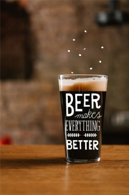 Cam lezzetli dark bira ile yakından görmek pub 