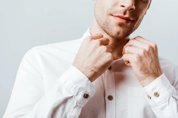 Imagen Recortada Hombre Negocios Guapo Abotonando Camisa Blanca Aislada Gris — Foto de Stock