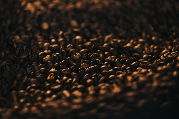 Ароматична текстура гарячих кавових зерен — стокове фото