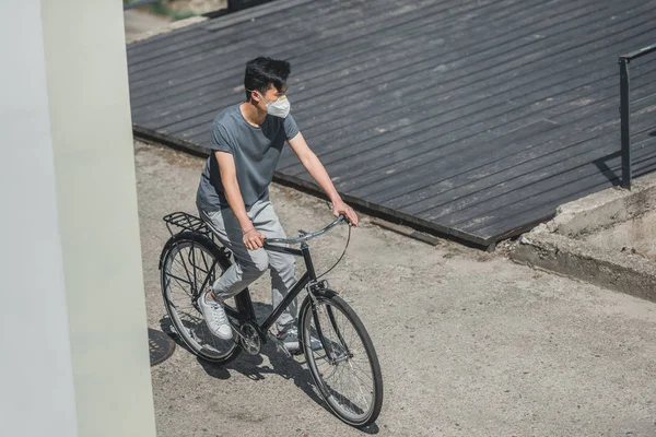 Alto Ângulo Vista Ásia Teen Protetora Máscara Equitação Bicicleta Cidade — Fotografia de Stock